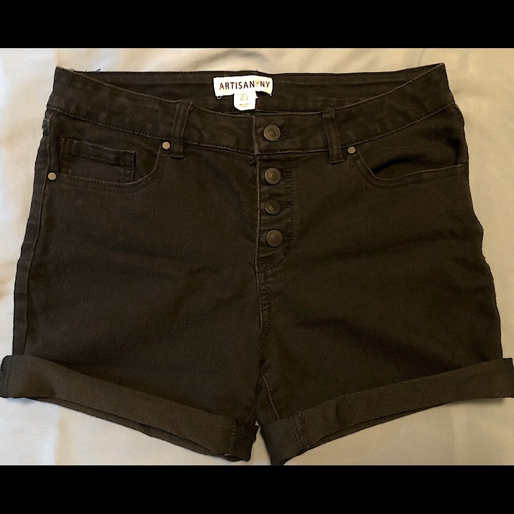 Artisan NY size 8, black, stretchy, Jean shorts.
